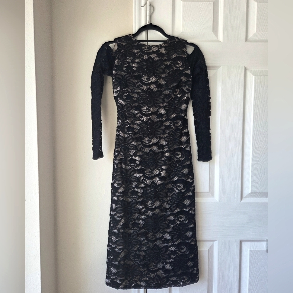 Alice and Olivia Lace Midi Dress Size 4 Laila Cold Shoulder Straight Long Sleeve - Picture 4 of 10